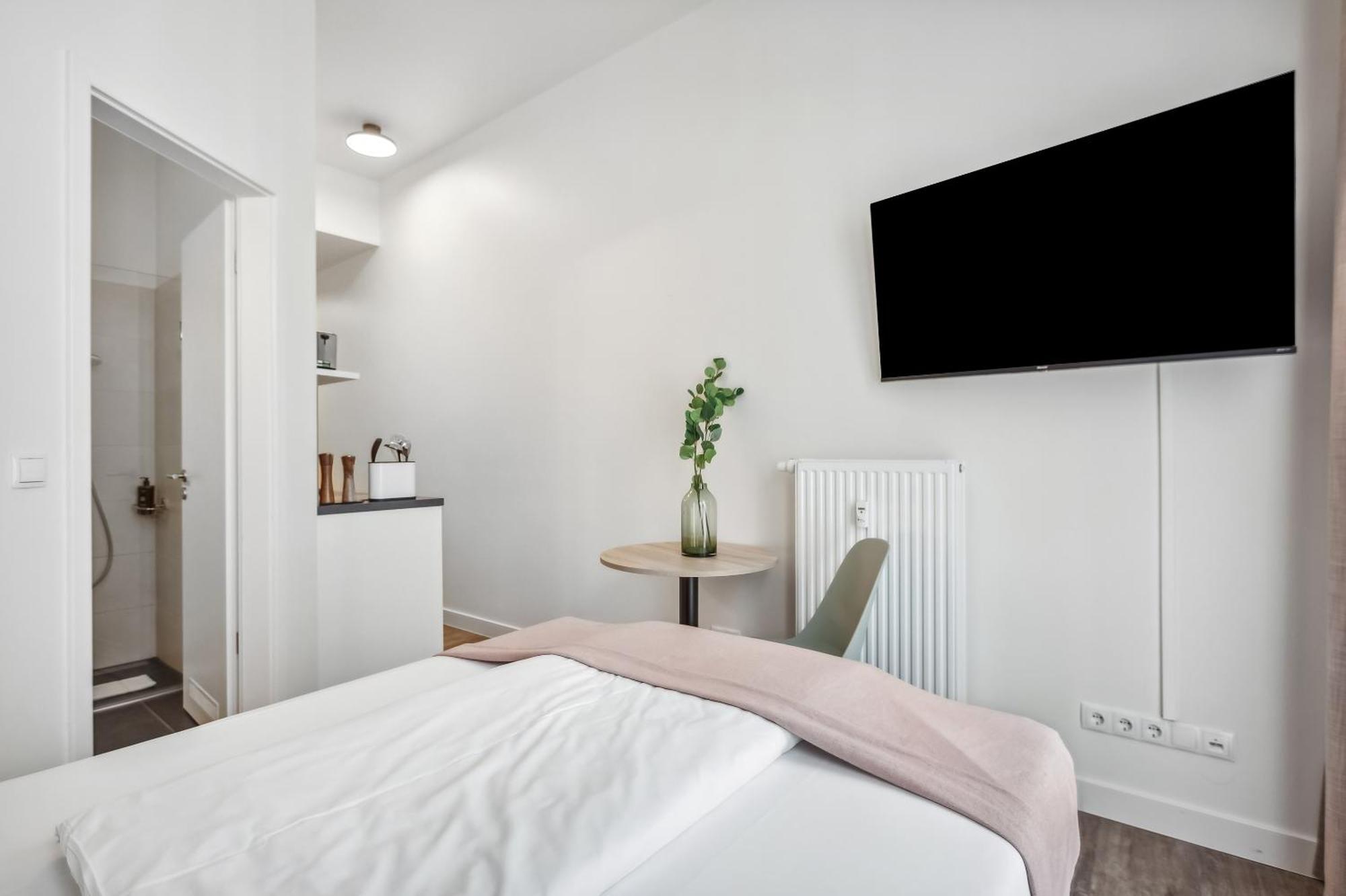 Aparthotel Limehome Am Bruehl 3*
